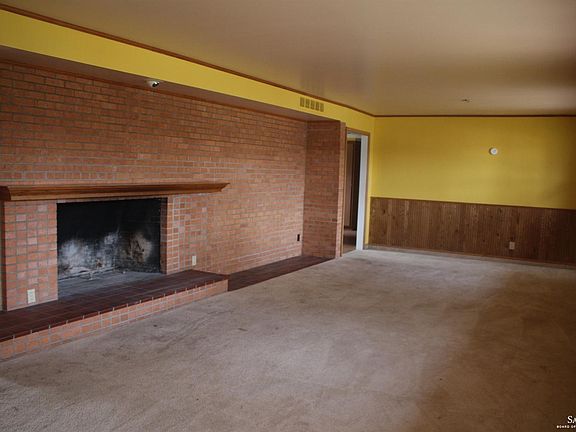 3rd image of 31 Crestview Dr