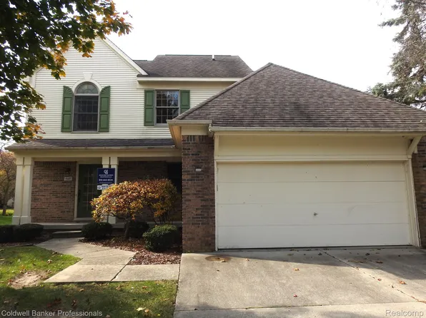 567 Greens Way Blvd, Lapeer, MI 48446