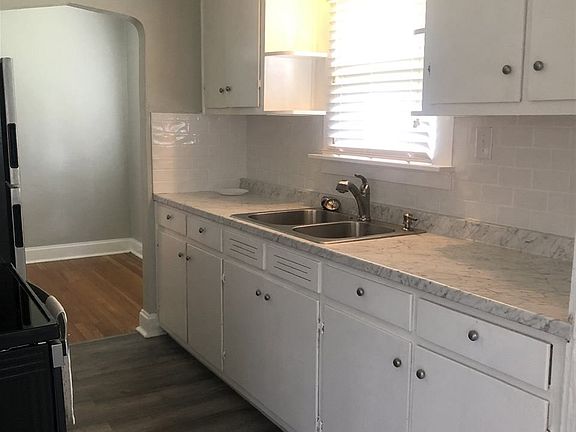 4th image of 921 Magnolia St