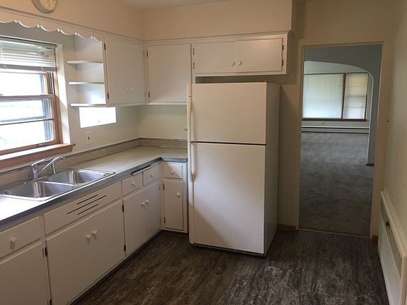 2nd image of 300 Burlington Ave #2NDFL
