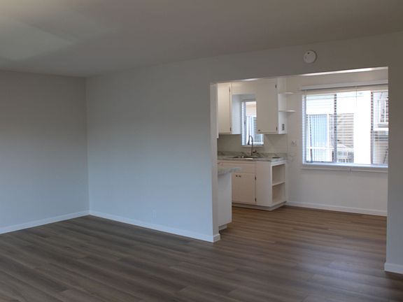 2nd image of 400 Orange St APT 306