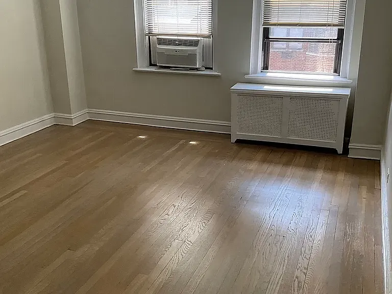 321 E 54th St #8B — Photo 6