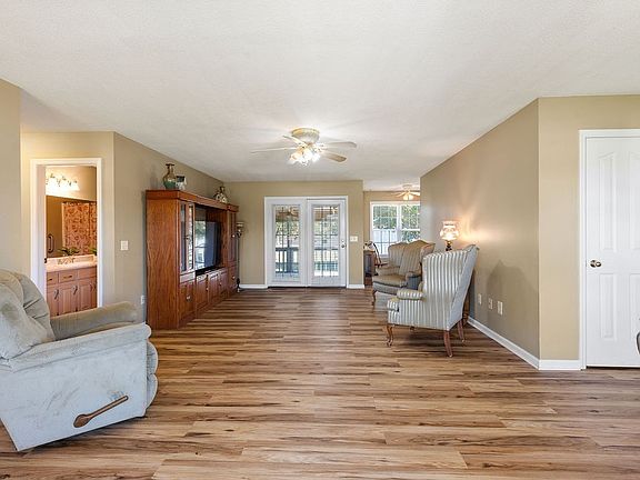 4th image of 1705 Luther Ave