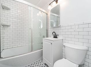 25-15 32nd St #7, Astoria, NY 11102
