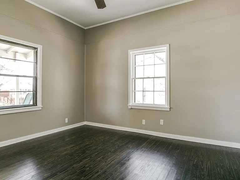 2921 Livingston Ave — Photo 11
