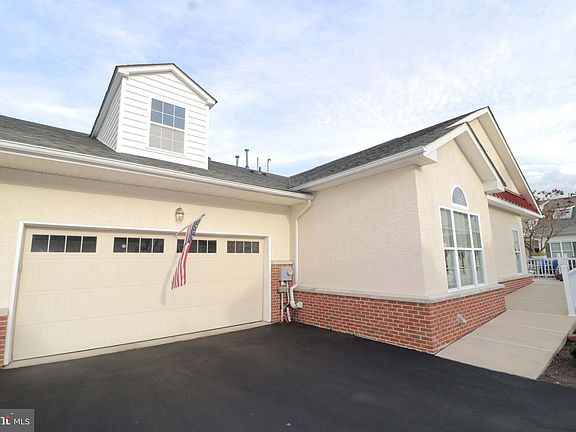 3rd image of 15036 Sunflower Dr