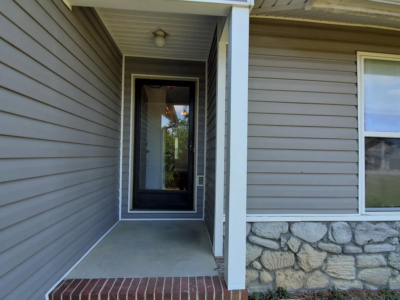 1257 Bromley Dr — Photo 4