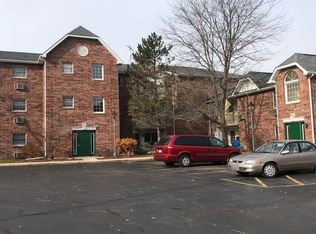 431 Leah Ln APT 1A, Woodstock, IL 60098