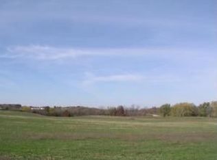 4276 N Woodcrest Ridge Dr, West Bend, WI 53095