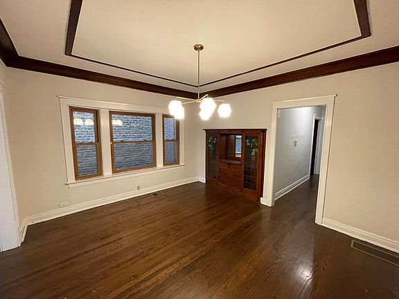 3rd image of 3760 N Wayne Ave #1