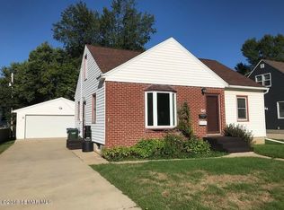 945 11th Ave NE, Rochester, MN 55906