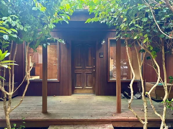 33182 Frog Pond Road, Little River, CA 95456