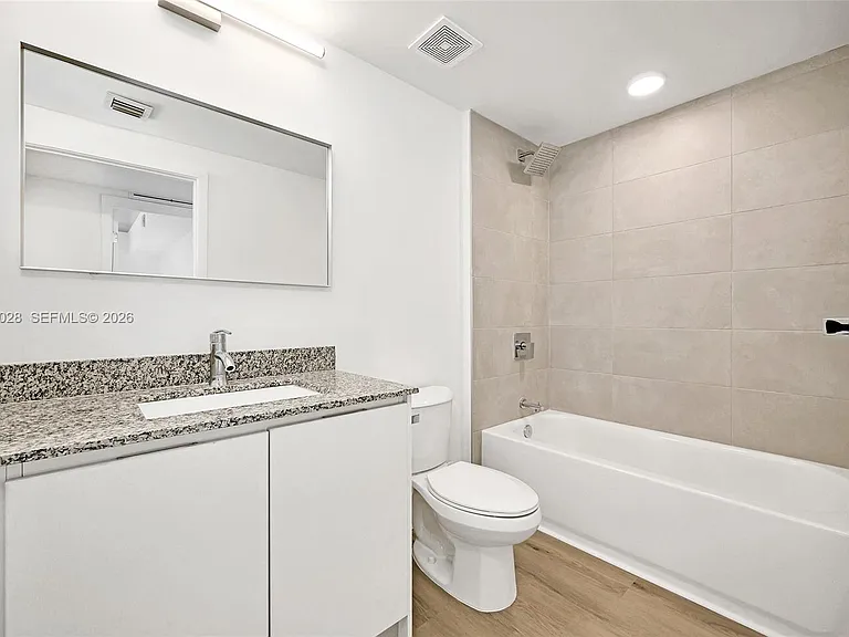 475 NE 125 N #504 — Photo 9