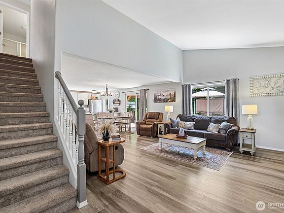 4th image of 9912 NE 44th Court