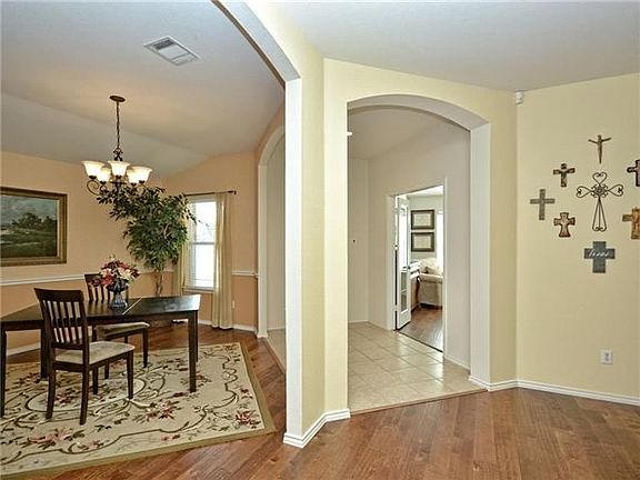 5th image of 2104 Mir Woods Dr