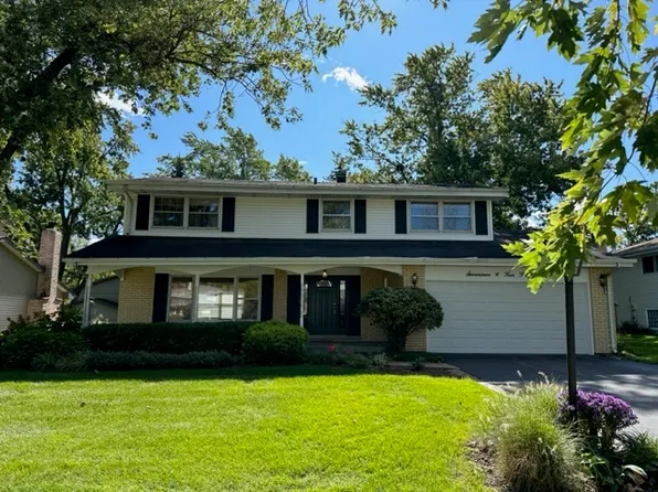 17W445 Concord Pl, Darien, IL 60561