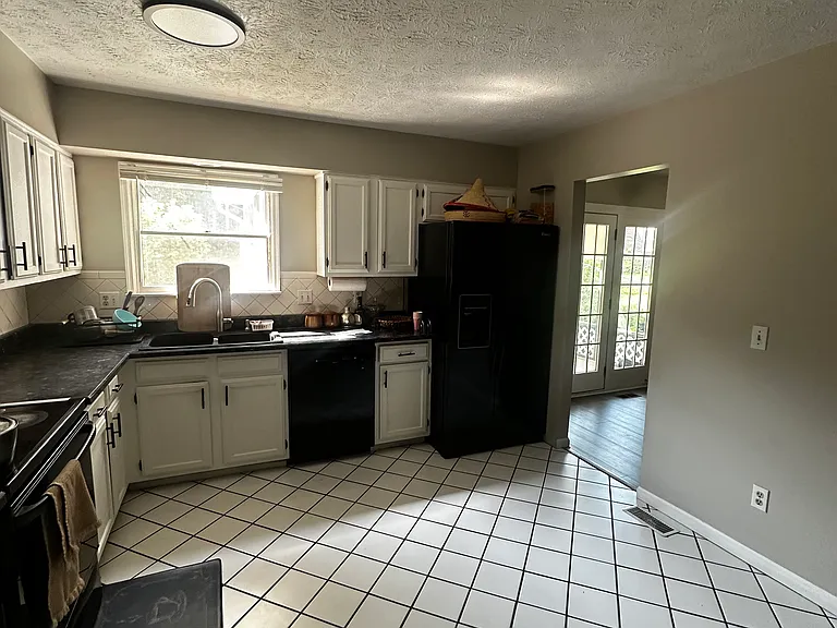 208 Assisiview Ct — Photo 3