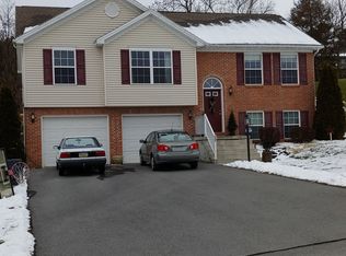 11385 Ridge Crest Dr, Waynesboro, PA 17268