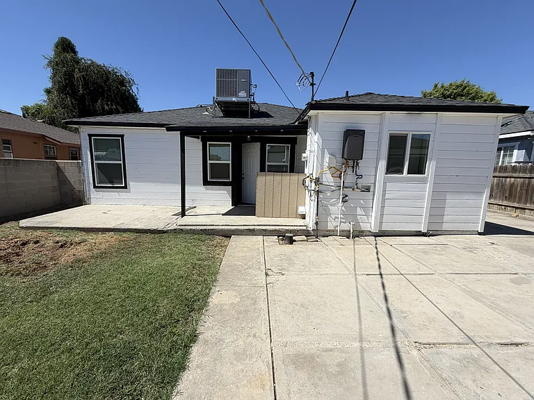 1207 El Tejon Ave — Photo 11