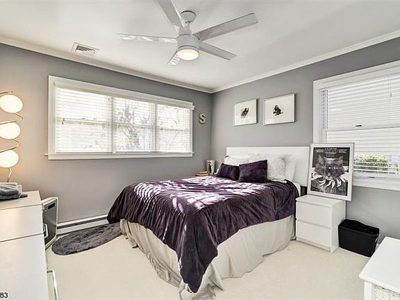 4th image of 127 Bergen Ave