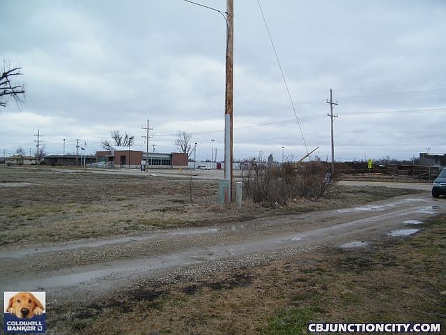 2nd image of 723 Marshall Ave