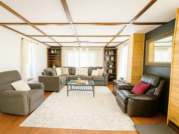 52 Somerset Street, Millinocket, ME 04462