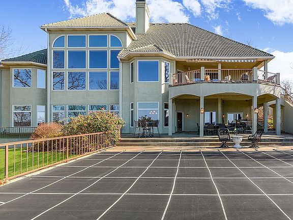 5th image of 205 Hunters Glen Ct
