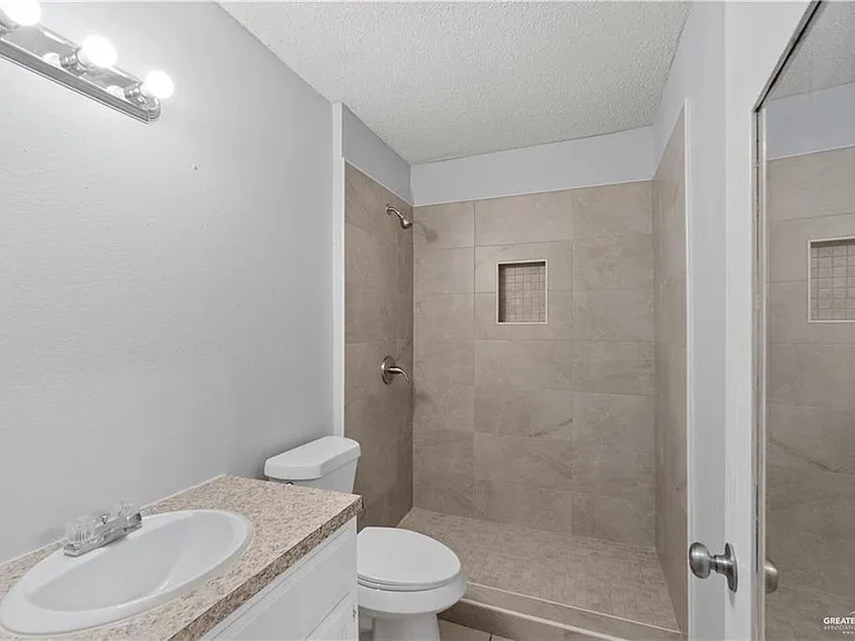 1701 W McIntyre St #3 — Photo 14