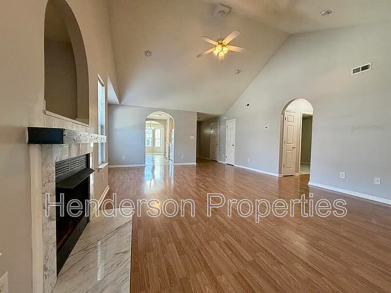1848 Duke Adam St — Photo 8