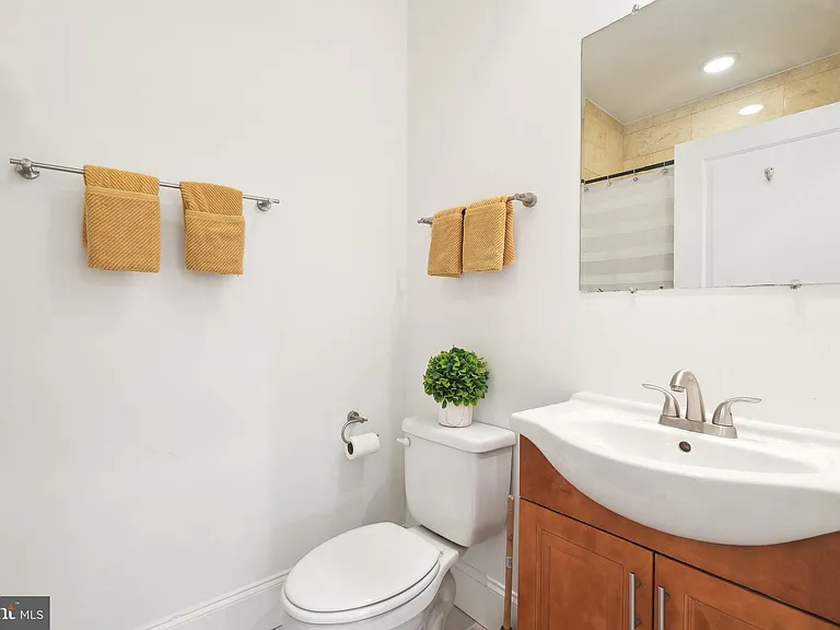 2837 Myrtle Ave NE — Photo 24