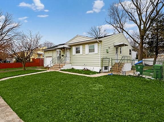 3rd image of 340 Old Post Rd