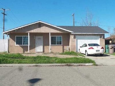 11488 Manzanita St, Armona, CA, 93202