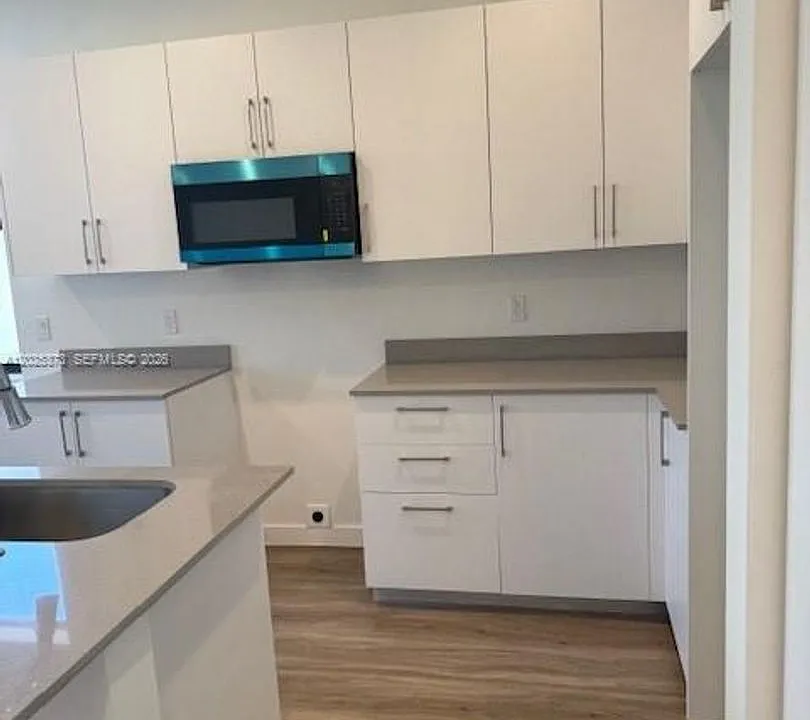 152 NW 10th Pl #152-D