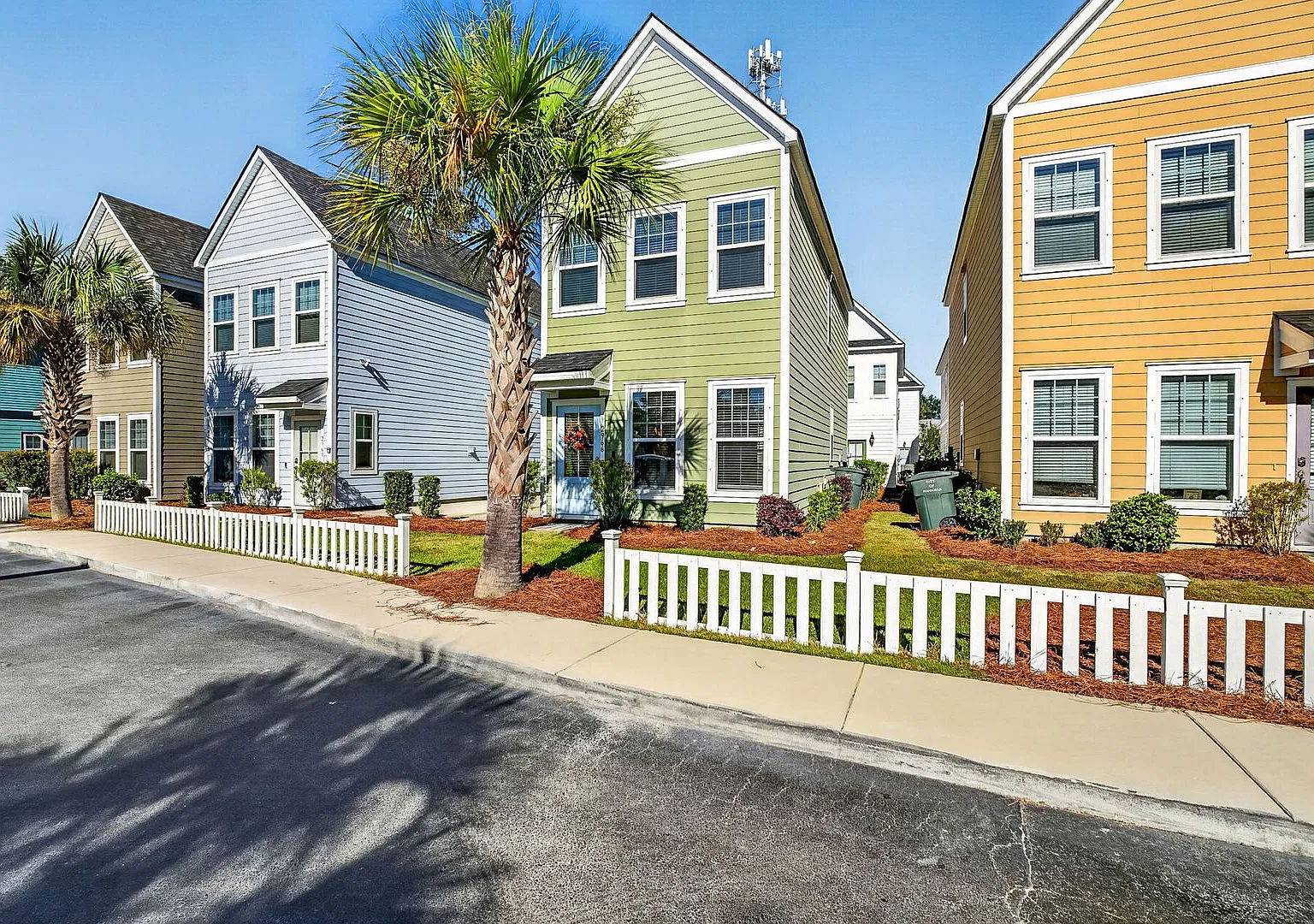 Easy, Everyday Living in Hanahan — Photo 1