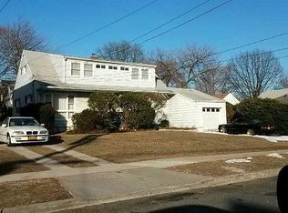 24431 137th Rd, Rosedale, NY 11422