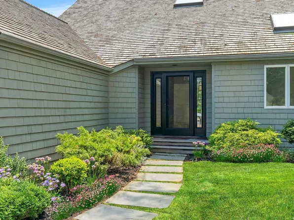 68 Huckleberry Lane #68, East Hampton, NY 11937