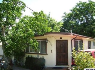 11002 Woodward Ave, Sunland, CA 91040