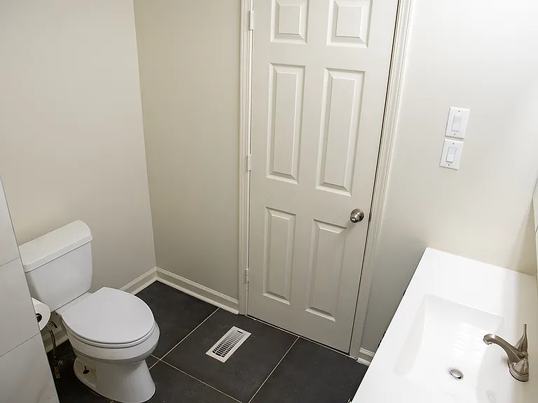 1585 N Columbia Pl — Photo 17