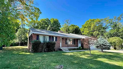 636 Petoskey Ave Photo 1