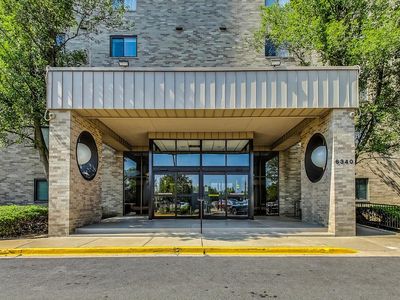 6340 Americana Dr APT 904, Willowbrook, IL, 60527