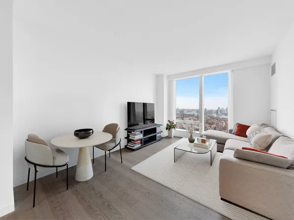 252 South Street image 1 of 28