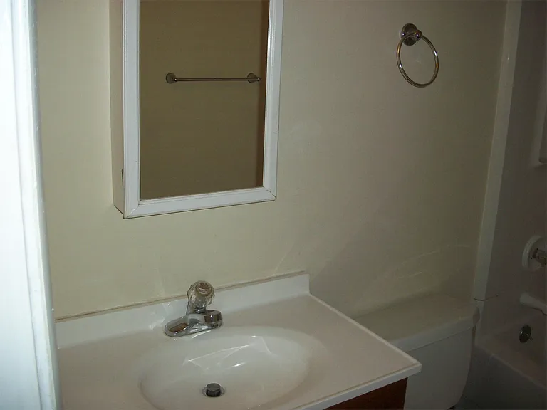 1826 Hanover St — Photo 10