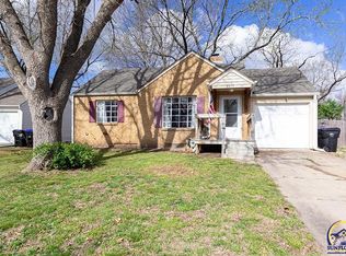 2411 SW Beverly Ct, Topeka, KS 66611