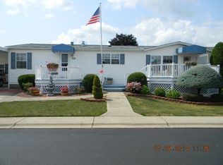 305 Ohio River Dr, Adrian, MI 49221