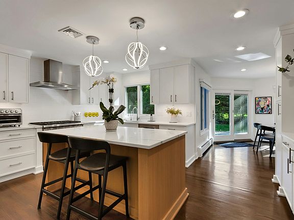 4th image of 545 Miller Rd
