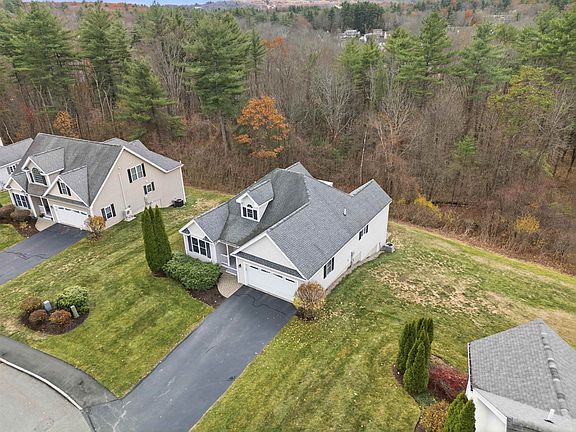 3rd image of 10 Dewberry Lane