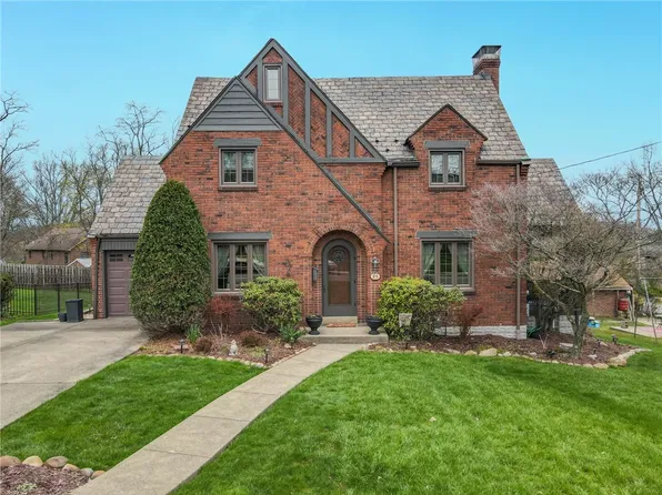 21 Hillcrest Rd, Pittsburgh, PA 15221