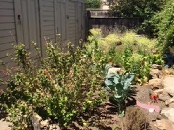 400 Avon St, Oakland, CA 94618