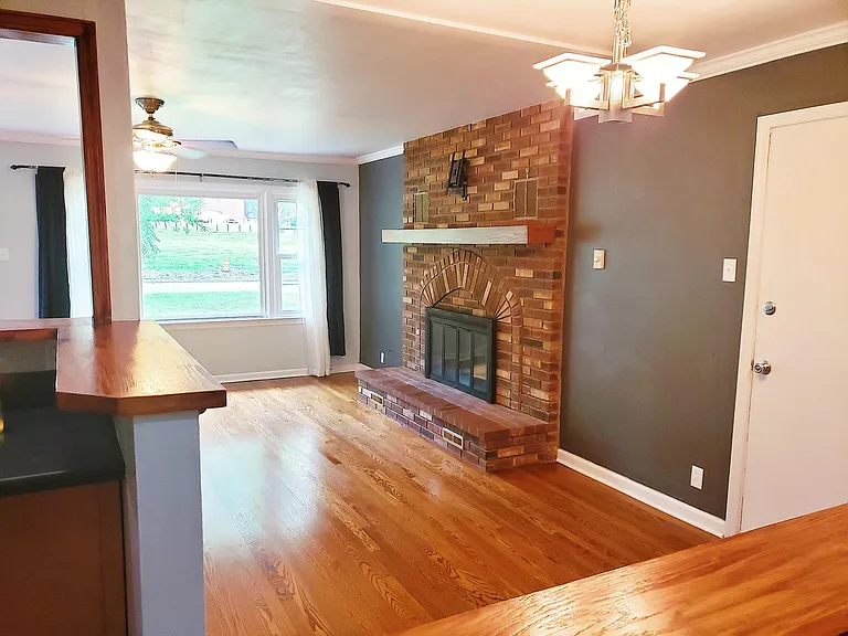 208 Ramsey Ln — Photo 11