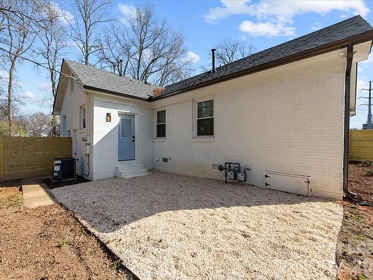 4706 Walden Ct — Photo 32